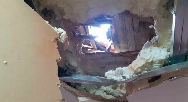 NEGLIJENȚĂ: Bolovani căzuți „din cer” în municipiul Hunedoara