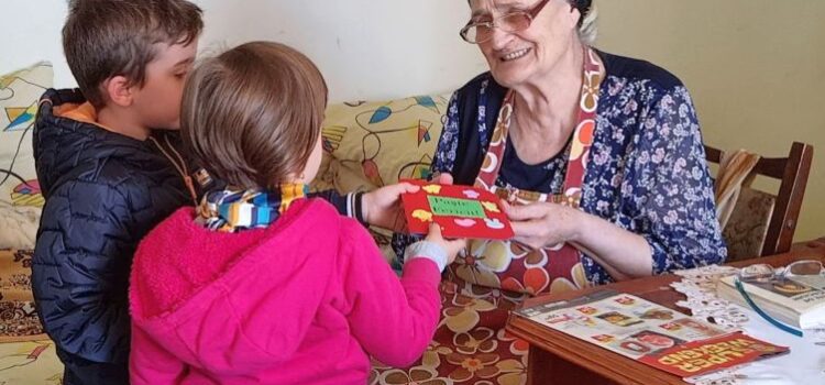 VOLUNTARIAT. Daruri pentru vârstnici din partea copiilor