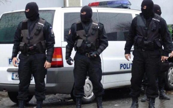 VIDEO. Percheziții la persoane acuzate de instigare la omor