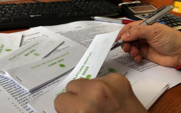 ASISTENȚĂ SOCIALĂ. Se eliberează tichetele de călătorie