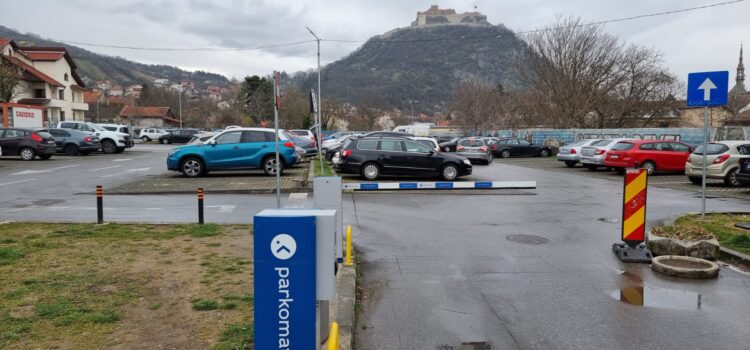ACCES INTERZIS. Parcarea Publică din Piața Unirii, închisă temporar