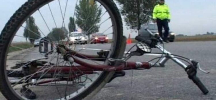       NEATENȚIE. Biciclist rănit într-un accident, la Călan