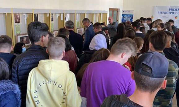 BURSĂ AJOFM. Zeci de persoane și-au găsit serviciu