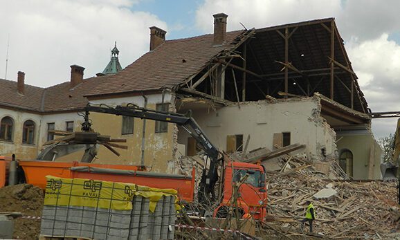 APEL ÎN ȚARA CORUPȚIEI: Opriți demolarea clădirilor de patrimoniu