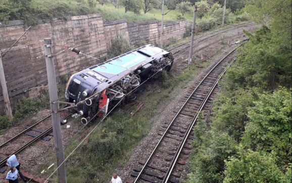ACCIDENT. Locomotivă deraiată între Bănița și Merișor
