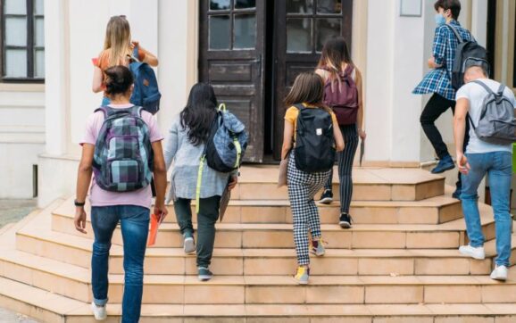 PARTENERIAT INSTITUȚIONAL. Campanie de prevenire a abandonului școlar