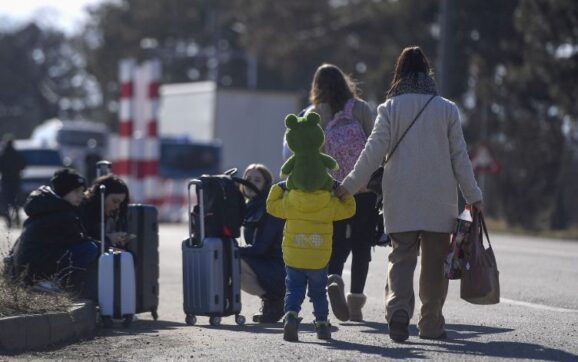 ASISTENȚĂ SOCIALĂ. Anchete în rândul refugiaților găzduiți în Deva