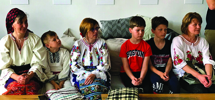 DUPĂ DOI ANI.  Muzeul textilelor găzduiește un regal etnografic