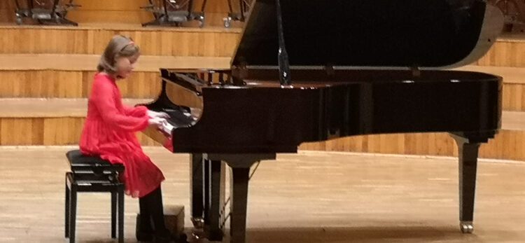 LICEUL DE ARTE. Tineri pianişti, premiaţi într-un festival înternaţional