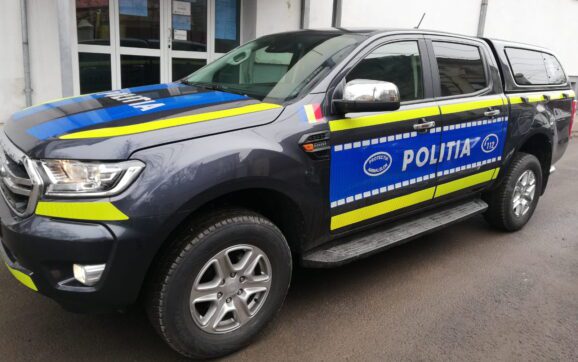 IMAGINI ȘOCANTE. Câini loviți și uciși de un copil de 10 ani