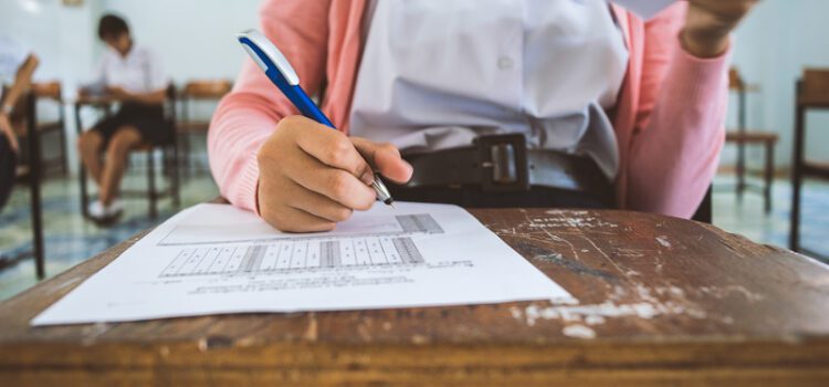 BACALAUREAT. Peste 2.300 de elevi s-au înscris la examenul maturității