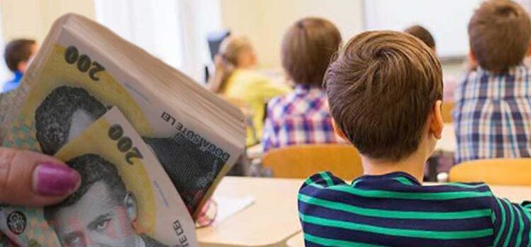 BURSE. Elevii deveni primesc bursele școlare