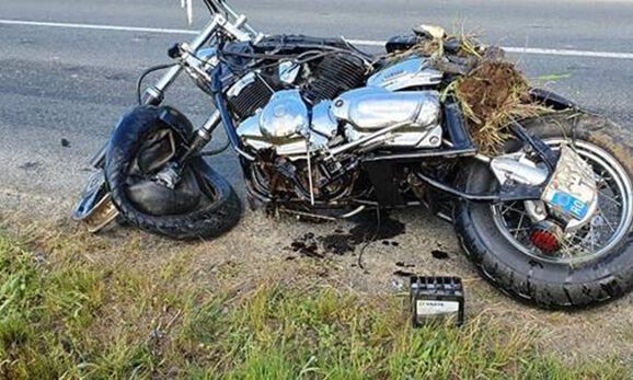 Un motociclist a murit în accident rutier, după depăşirea unei coloane de maşini