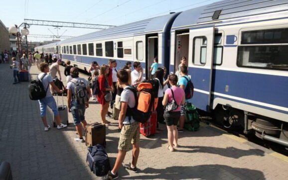 SPRE LITORAL. Trenurile Soarelui vor circula din această săptămână