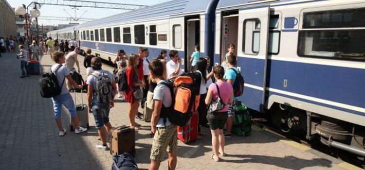 SPRE LITORAL. Trenurile Soarelui vor circula din această săptămână
