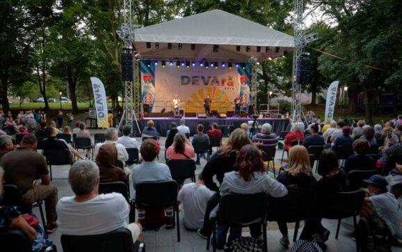 Festivalul DEVAră: filme, carte, expoziții și concerte la Deva