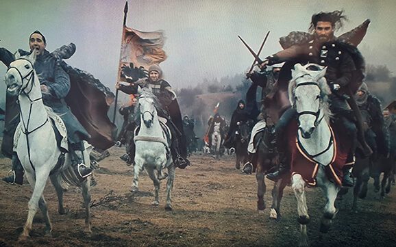 EGREGORA. O călătorie care începe într-un septembrie la Castelul Corvinilor