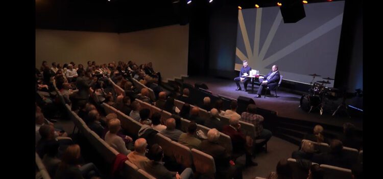 Adrian Papahagi: „Nu vă închipuiți ce țară e România!”