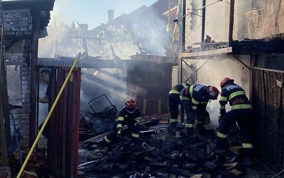 Incendiu la un „depozit” cu butelii