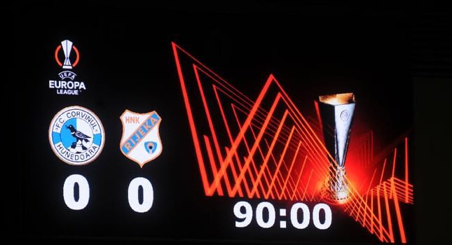 UN MECI FRUMOS SE PRIVEȘTE DIN PELUZA NORD